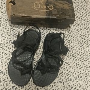 Black women's chacos